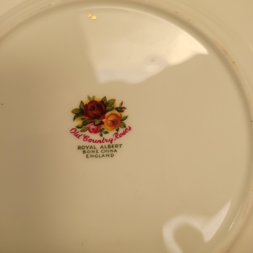Royal Albert Country Roses - Picture 3 of 3